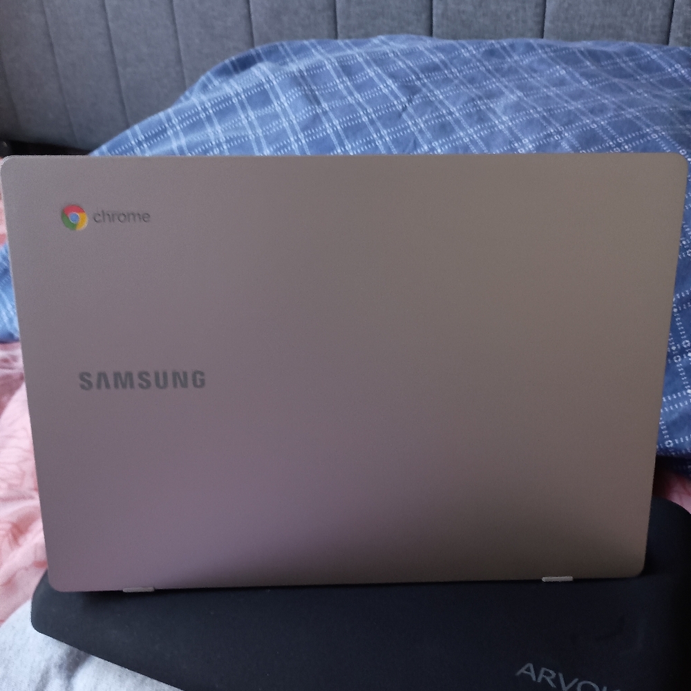 Samsung Chrome laptop
